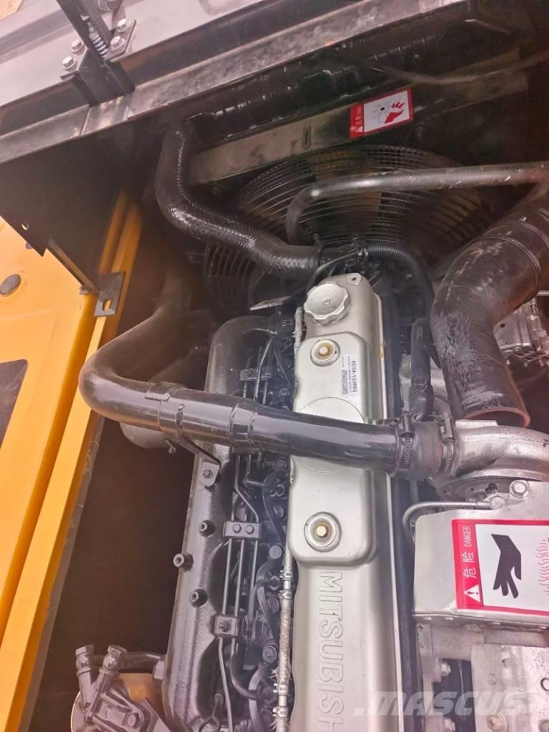 Sany SY 215 H Гусеничные экскаваторы