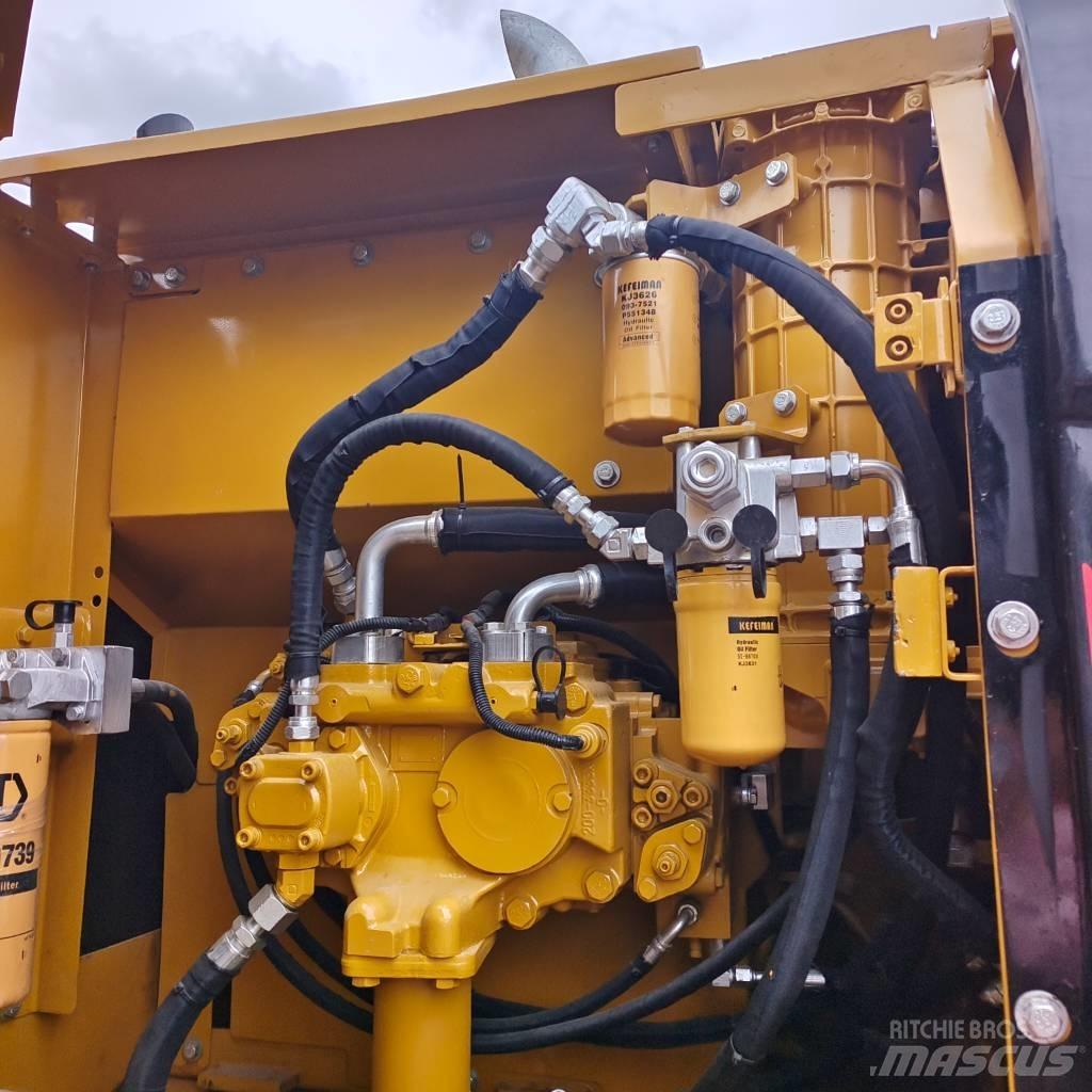 CAT 320 D Гусеничные экскаваторы