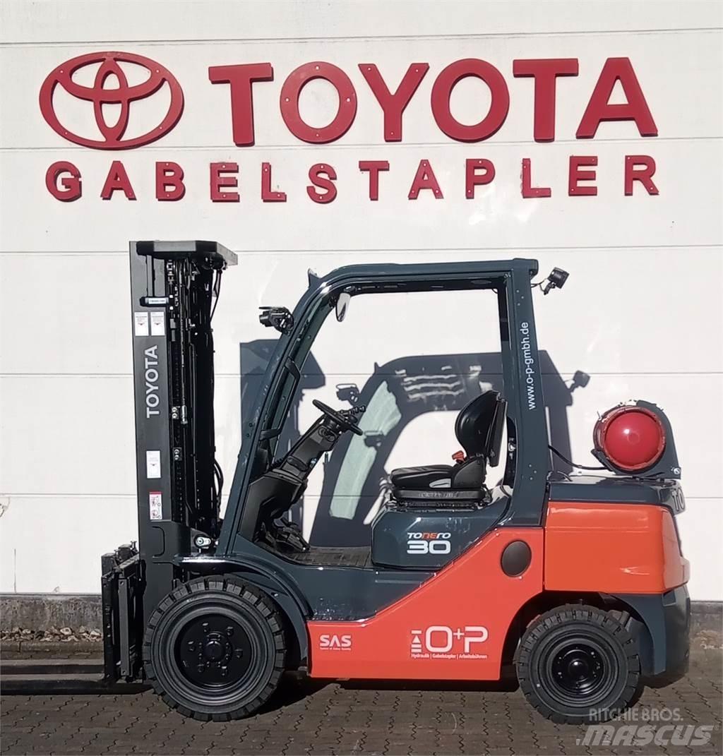 Toyota 02-8FGF30 Газовые погрузчики