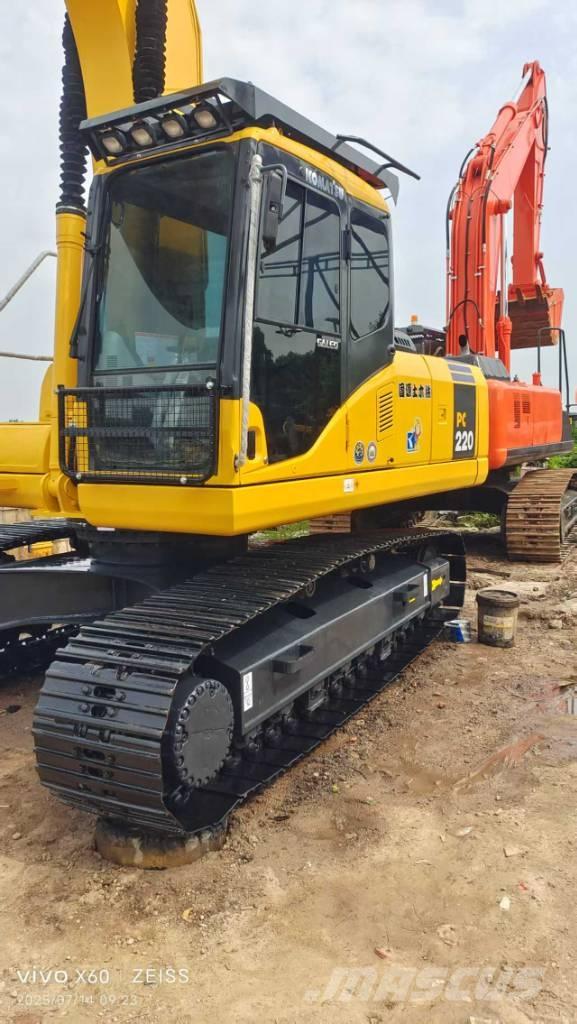 Komatsu PC 220-7 Гусеничные экскаваторы