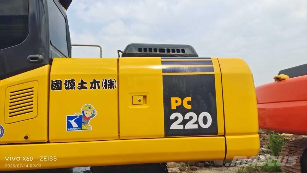 Komatsu PC 220-7 Гусеничные экскаваторы
