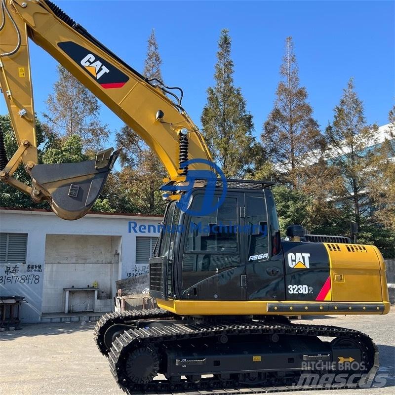 CAT 323D2 Гусеничные экскаваторы