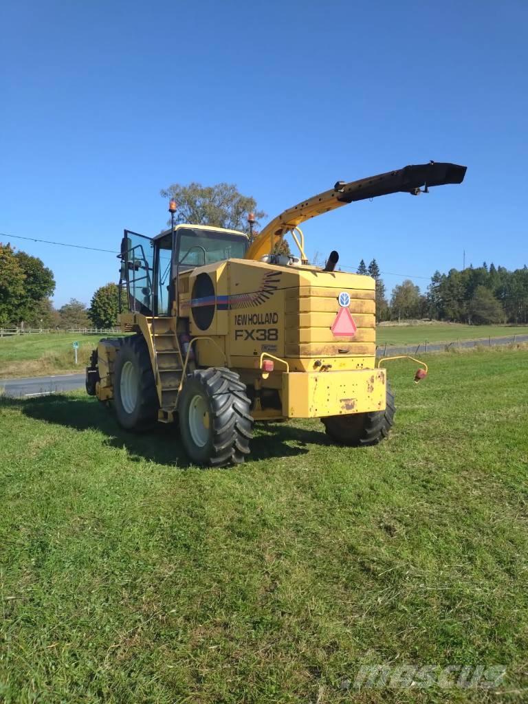 New Holland FX 38 Самоходные кормоуборочные комбайны