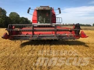 Massey Ferguson 36 Зерноуборочные комбайны