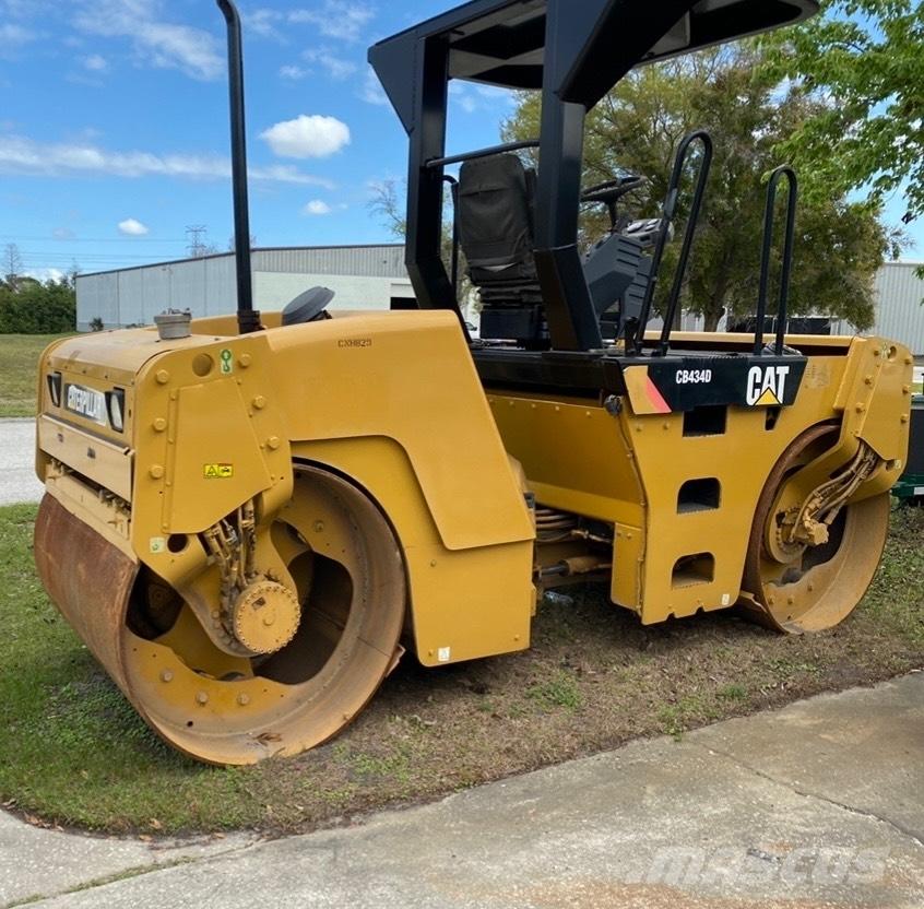 CAT CB 434 D Катки тротуарные