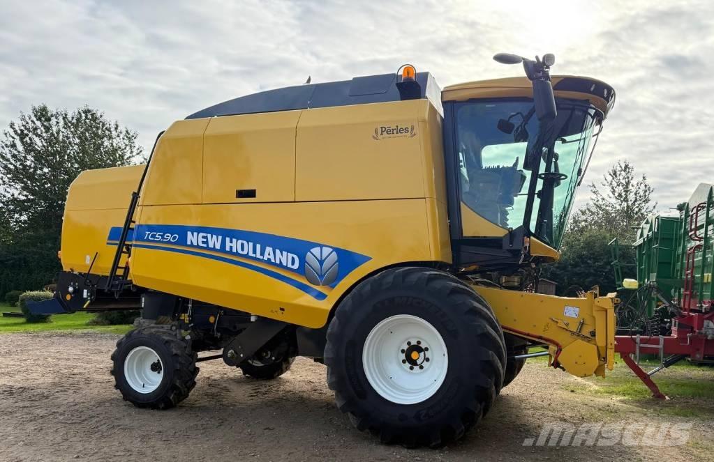 New Holland TC 5.90 Зерноуборочные комбайны