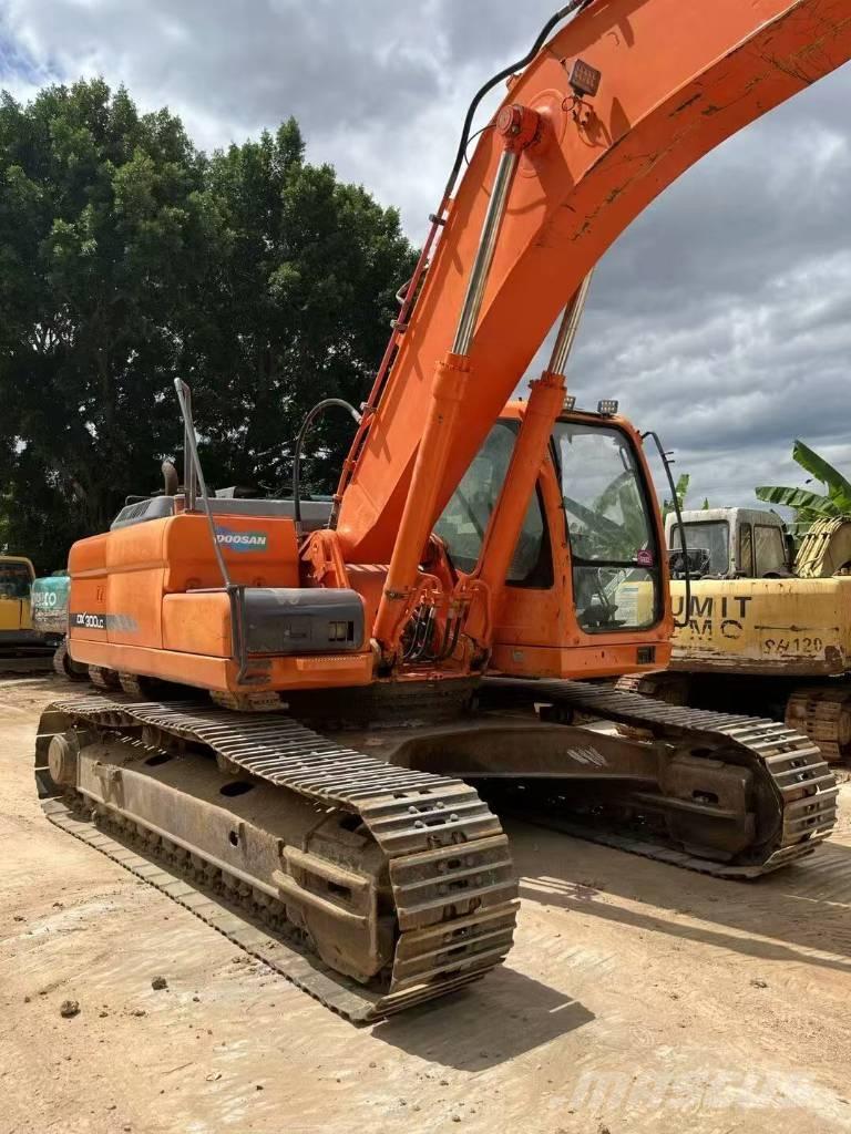 Doosan DX300LC Гусеничные экскаваторы