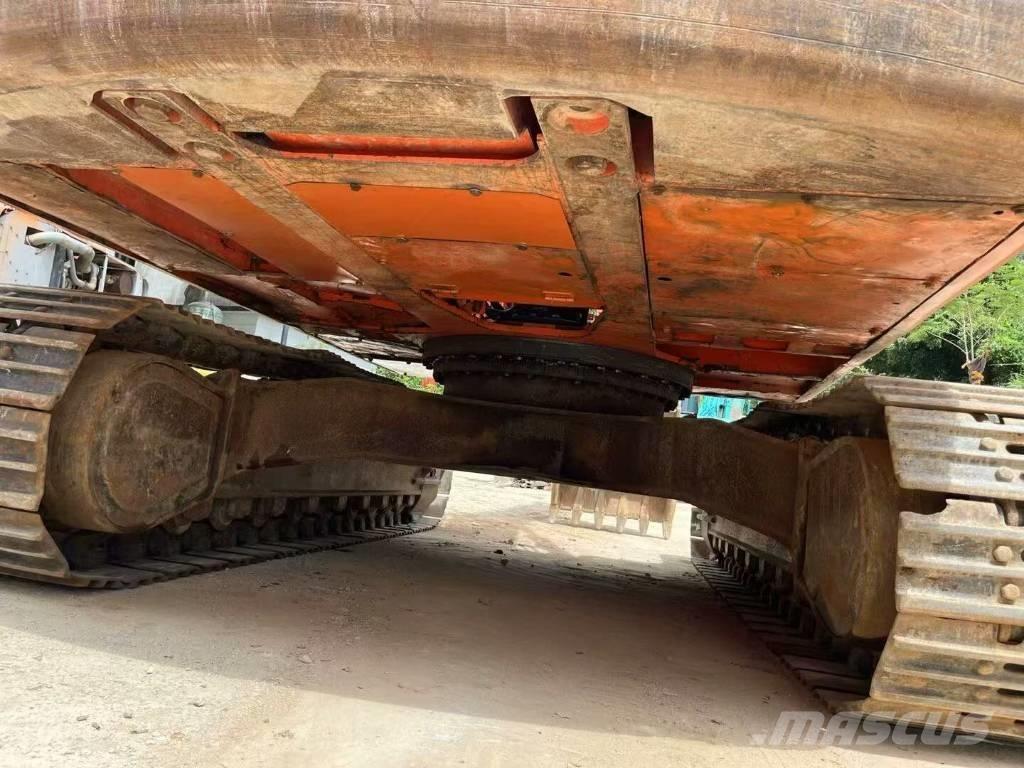 Doosan DX300LC Гусеничные экскаваторы