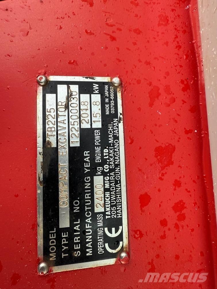 Takeuchi TB 225 Мини-экскаваторы