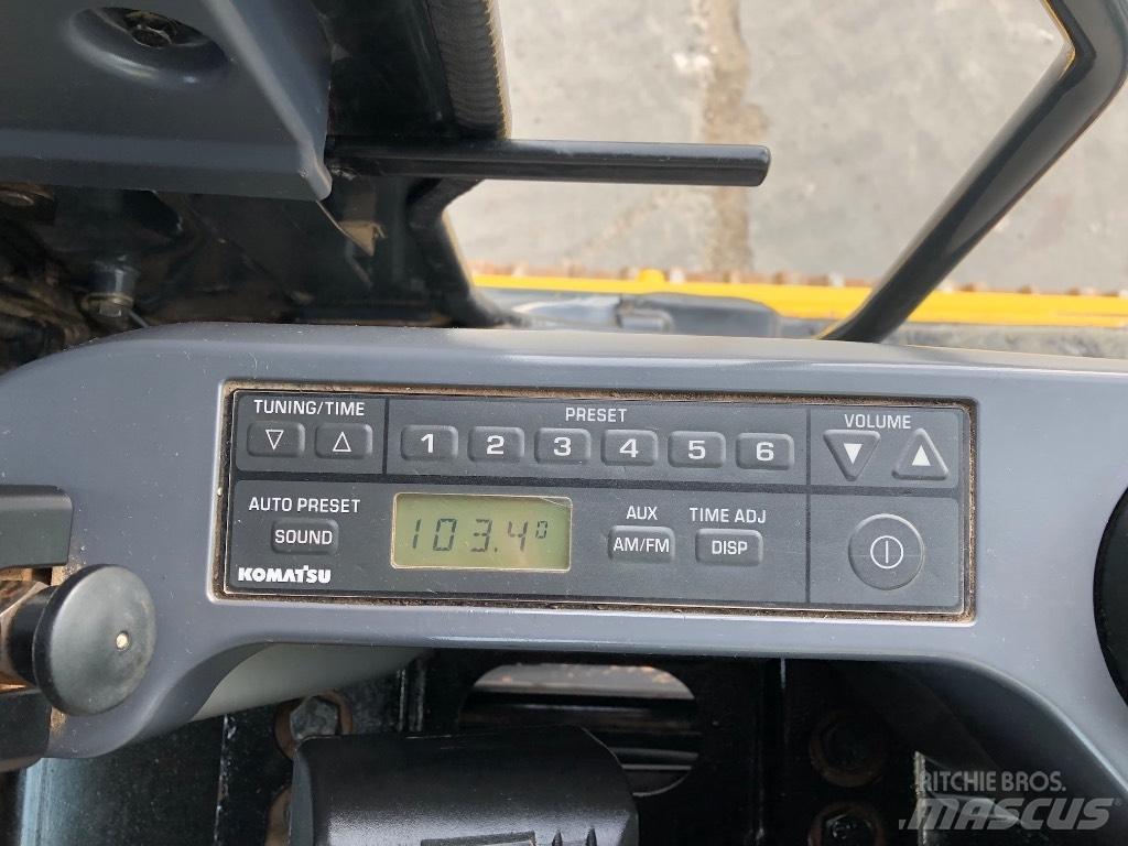 Komatsu PC210LC-11 Гусеничные экскаваторы