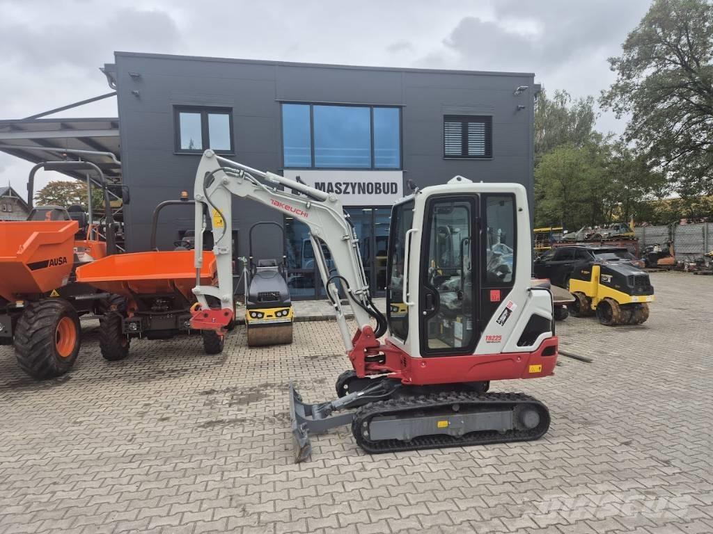 Takeuchi TB225 V0B Мини-экскаваторы
