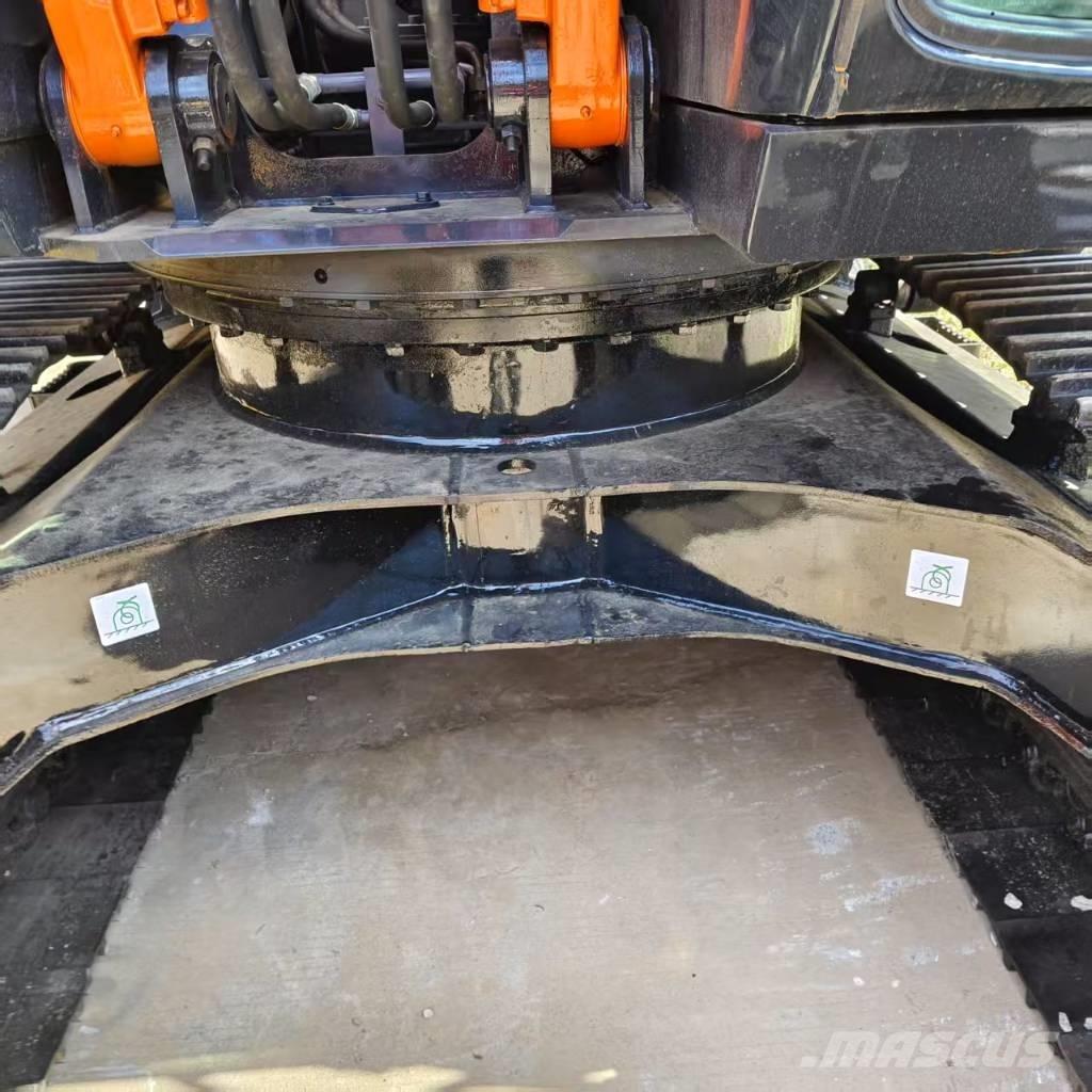 Hitachi ZX 130 LC Гусеничные экскаваторы