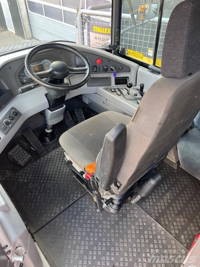 Volvo A30G Шарнирно-сочленённые самосвалы