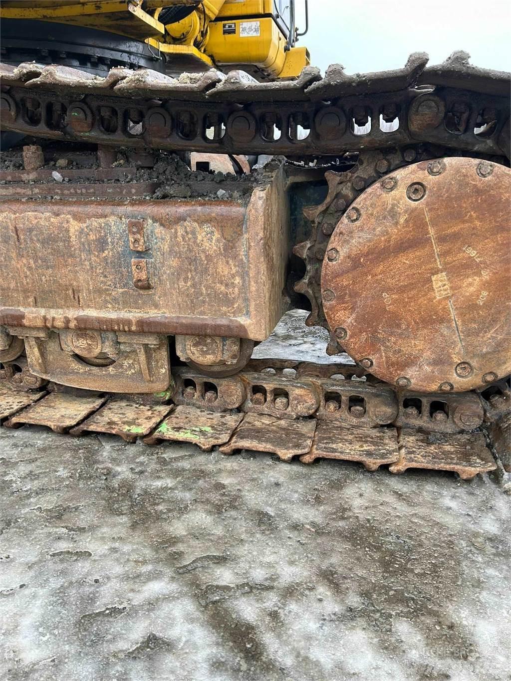 Komatsu PC490LC-11 Гусеничные экскаваторы