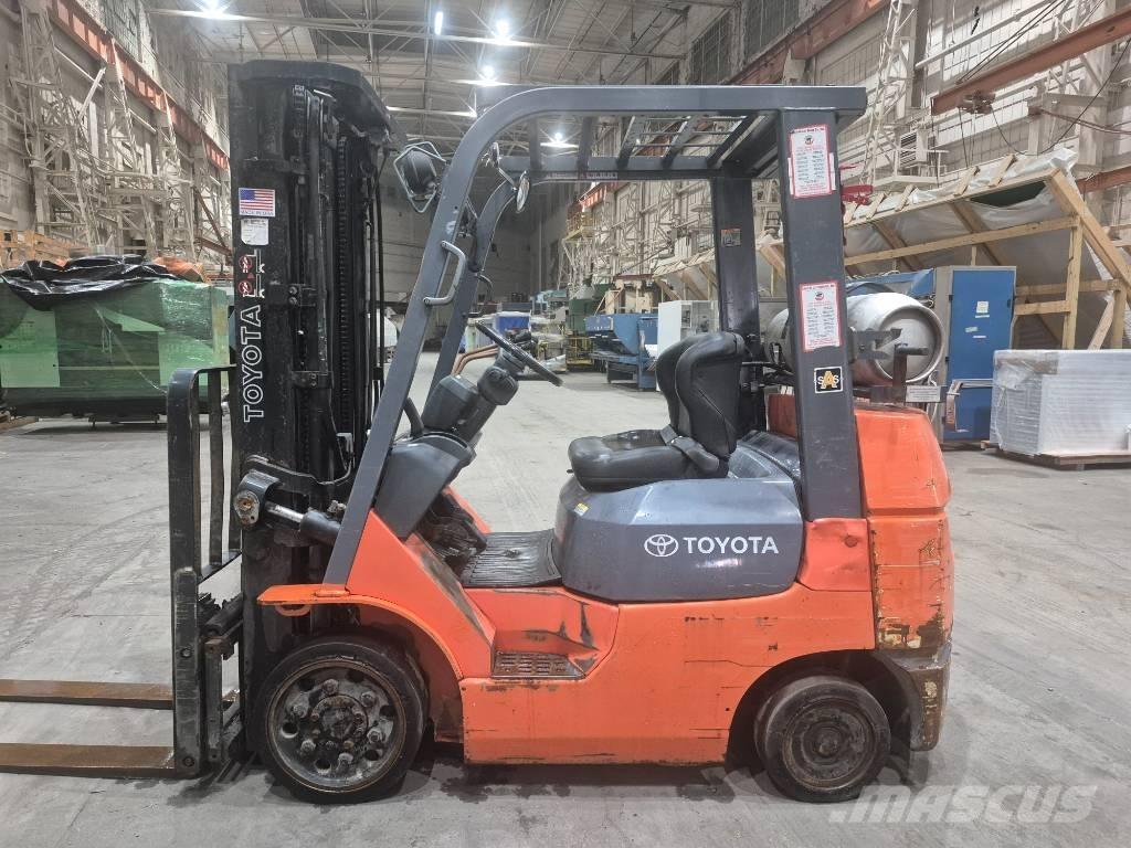 Toyota 7 FGCU 25 Другие складские механизмы