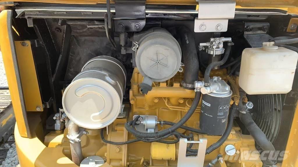 CAT 304 CR Мини-экскаваторы