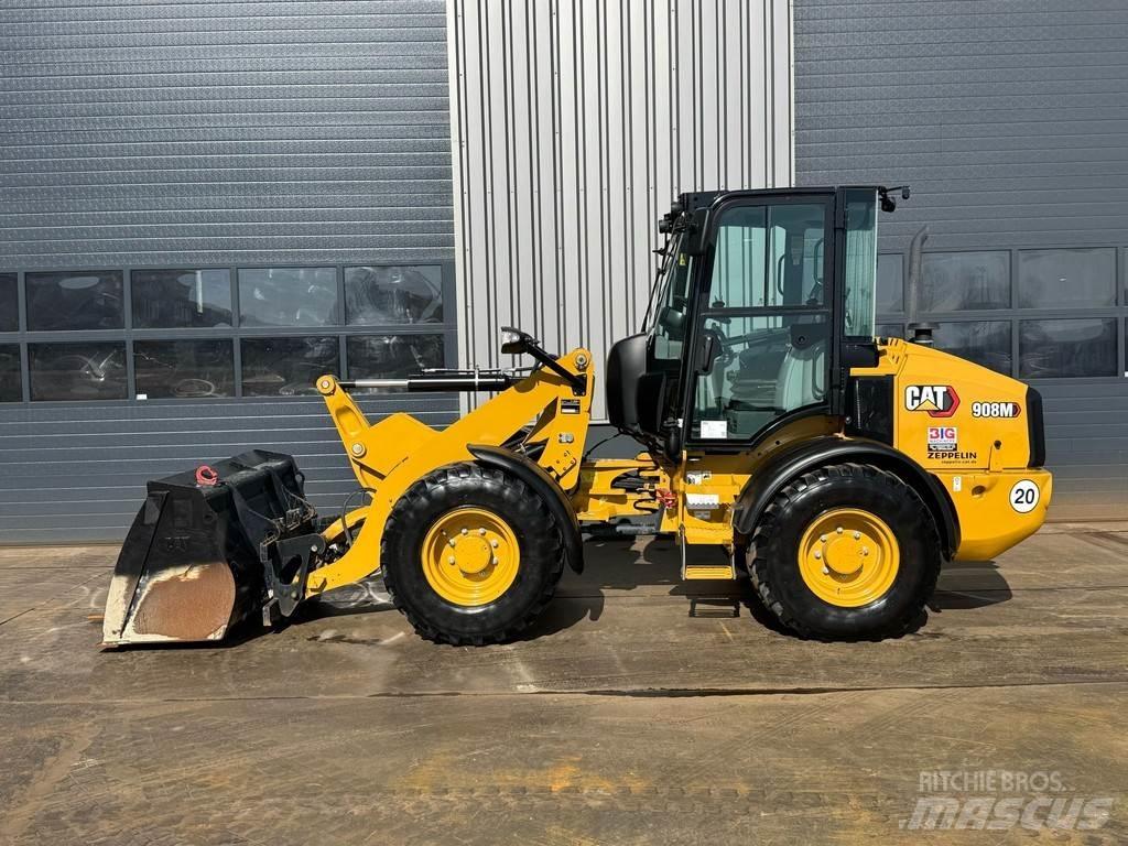 CAT 908M Фронтальные погрузчики
