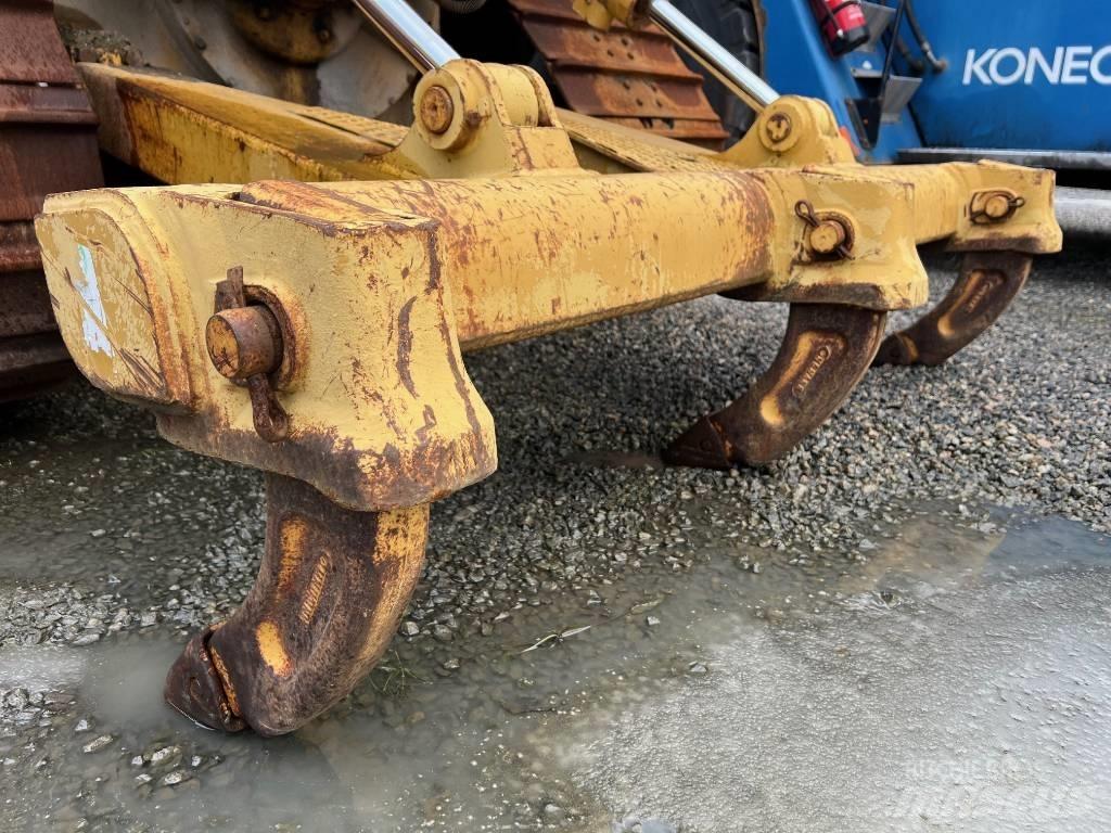 CAT D5N ripper Навесные рыхлители