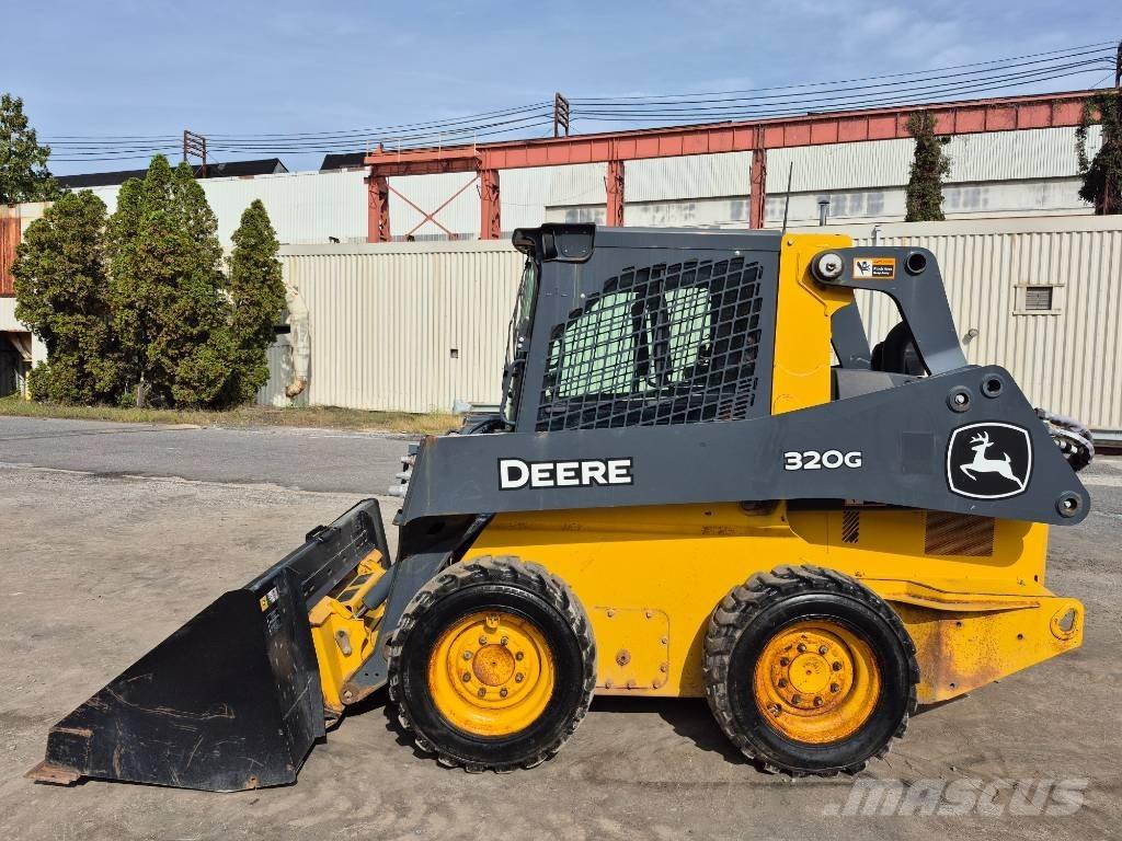 John Deere 320G Мини-погрузчики