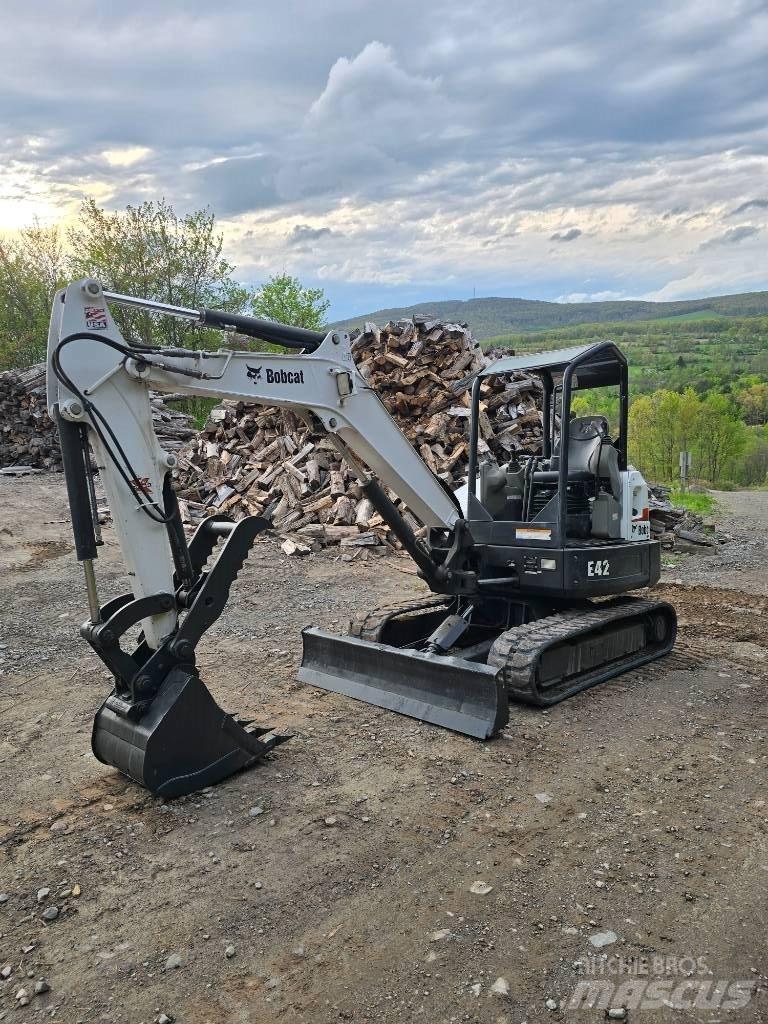 Bobcat E42 Мини-экскаваторы