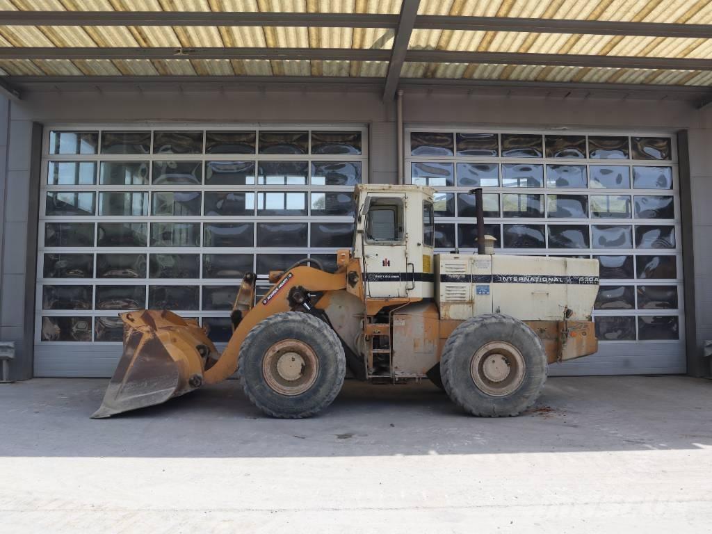 International 530 A Фронтальные погрузчики