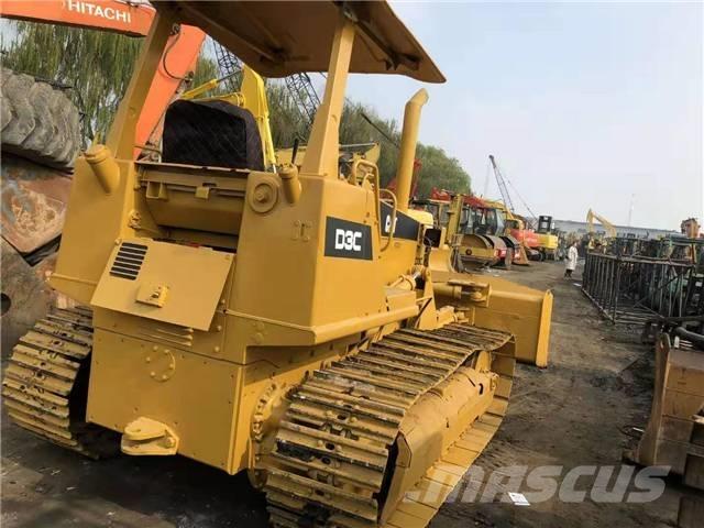 CAT D3C Гусеничные бульдозеры