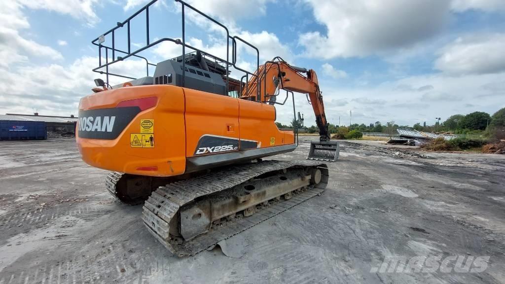 Doosan DX 225 LC Гусеничные экскаваторы