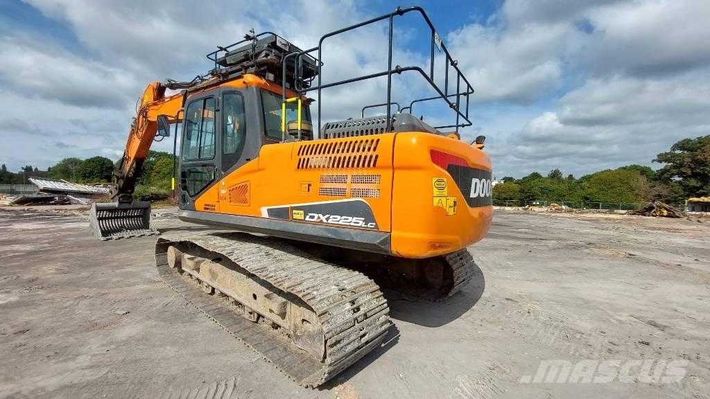 Doosan DX 225 LC Гусеничные экскаваторы