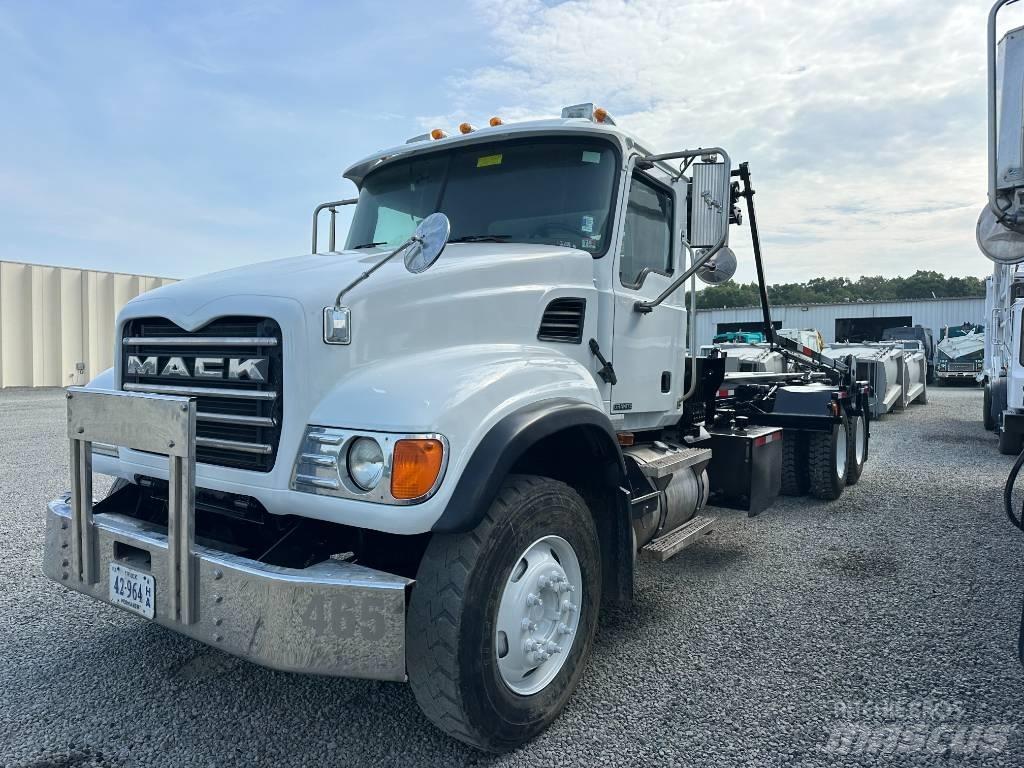 Mack CV 713 Контейнеровозы