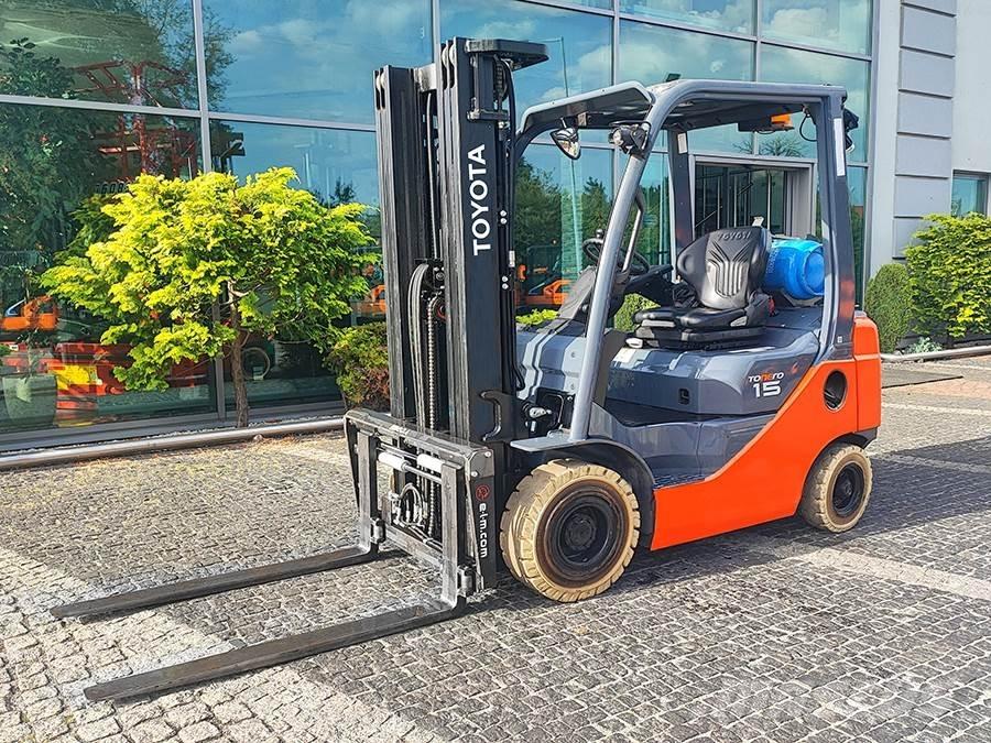 Toyota 02-8FGF15 Газовые погрузчики