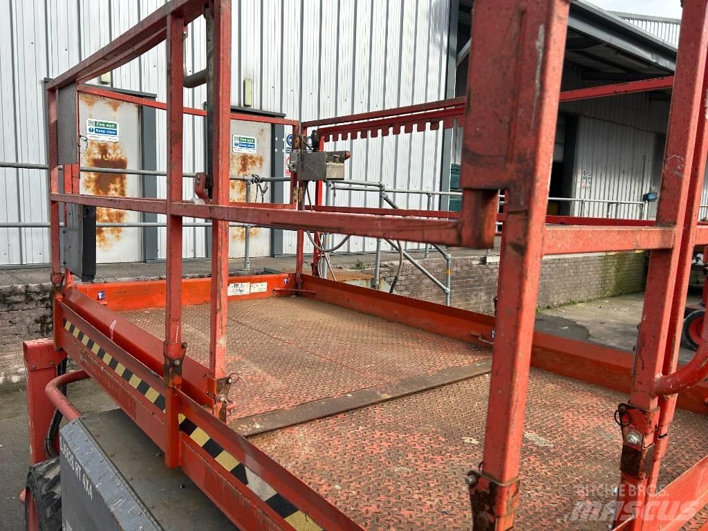SkyJack SJ 6826 RT Ножничные подъемники