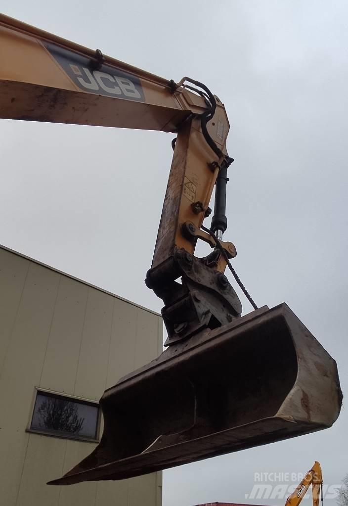 JCB JS 220 LC Гусеничные экскаваторы