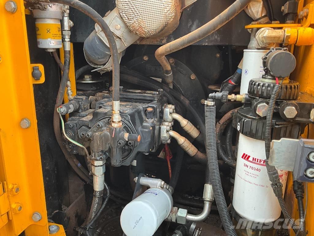 JCB JS 130 LC Гусеничные экскаваторы