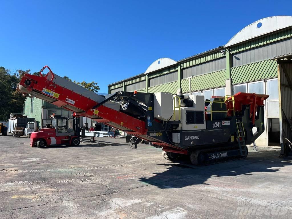 Sandvik QJ 241 Мобильные дробилки