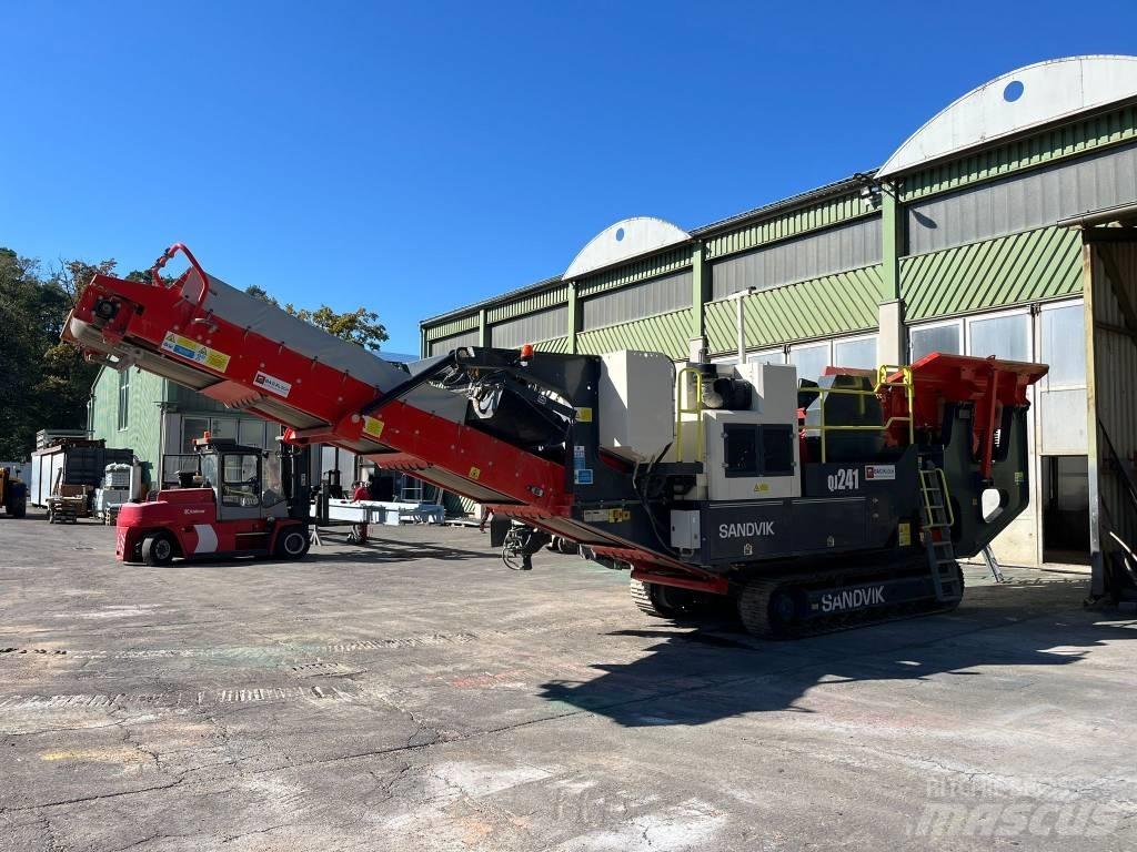 Sandvik QJ 241 Мобильные дробилки