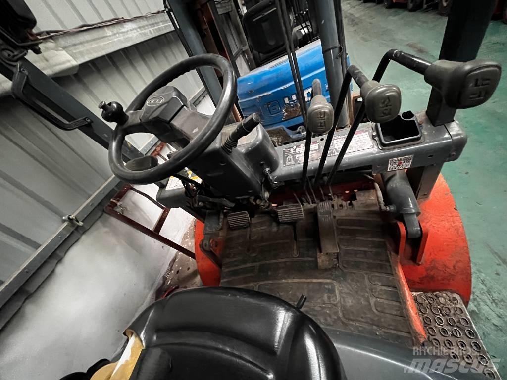 Heli CPCD 30 Дизельные погрузчики