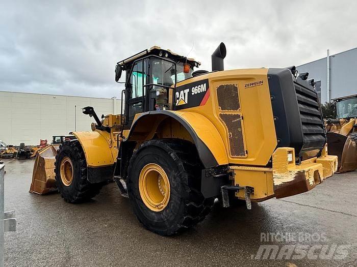 CAT 966M Фронтальные погрузчики