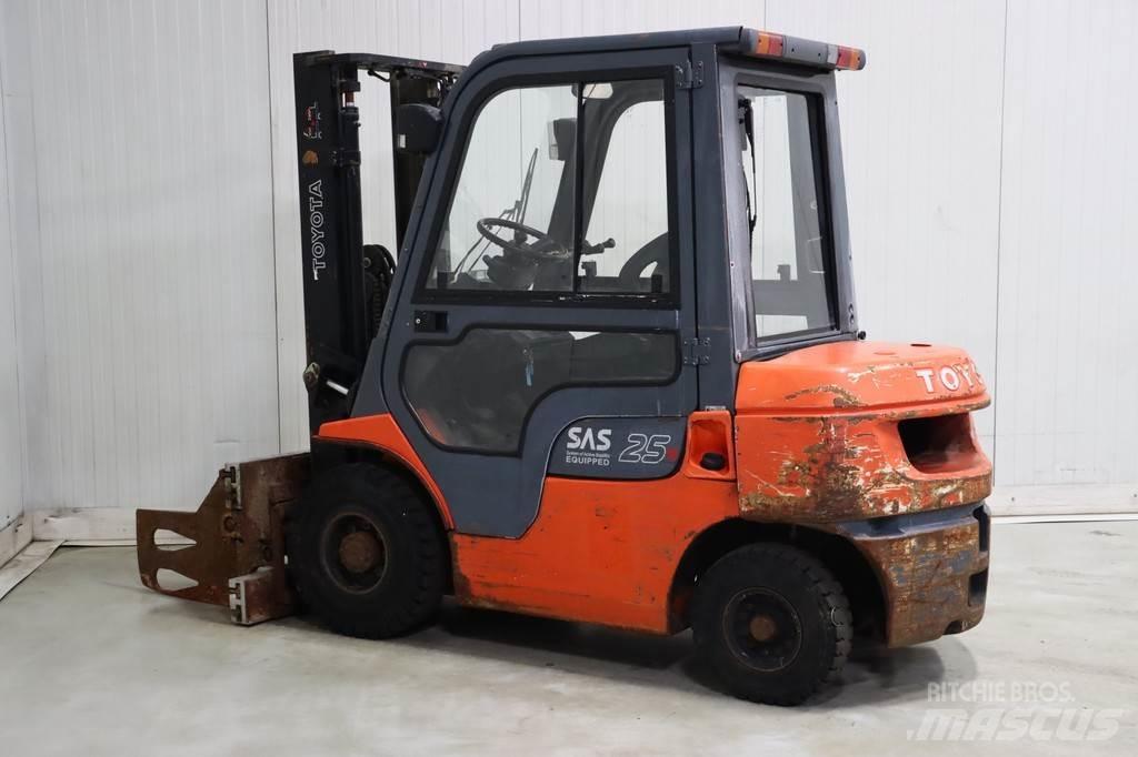 Toyota 62-7FDF25 Дизельные погрузчики