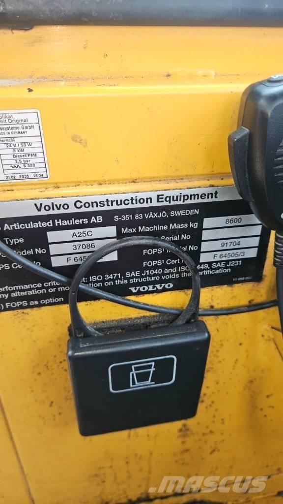 Volvo A 25 C Шарнирно-сочленённые самосвалы