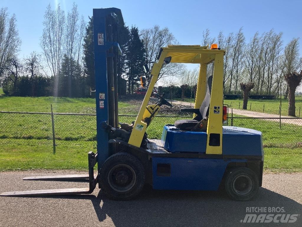 Nissan Heftruck Дизельные погрузчики