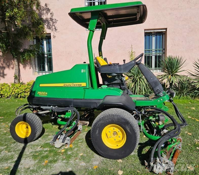 John Deere 7500 A Косилки фарватера