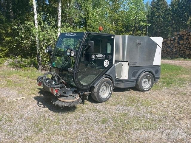 Nilfisk CR 3500 Вакуумные уборочные машины