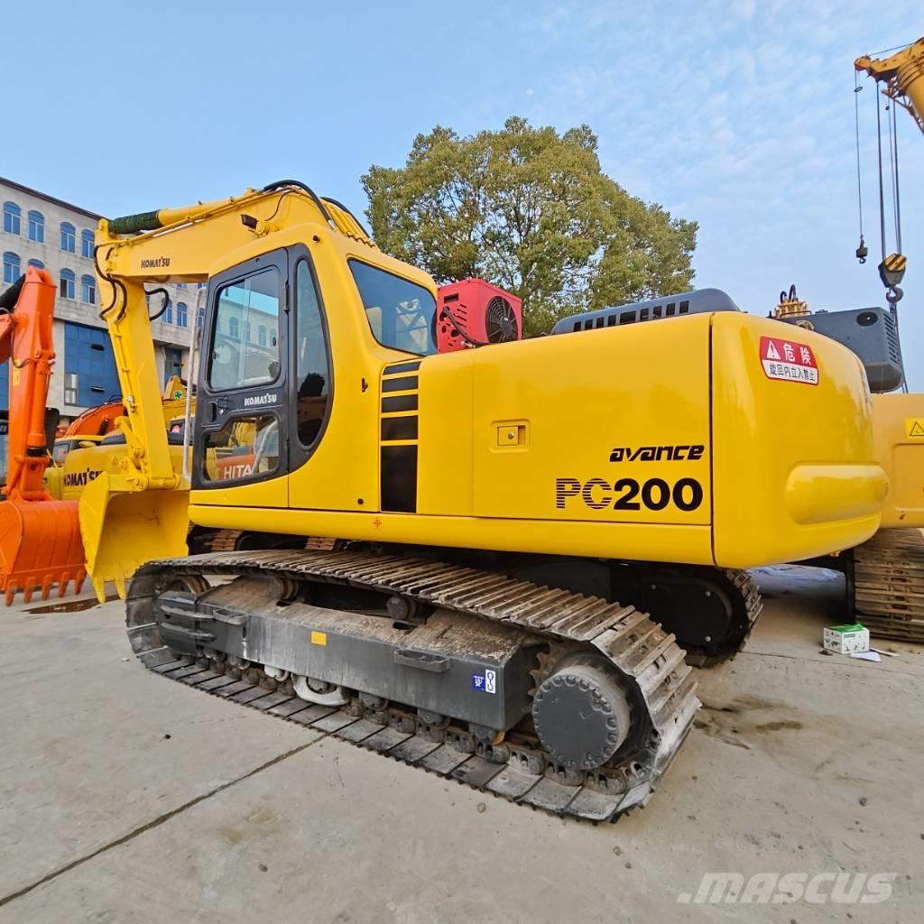 Komatsu PC 200-6 Малые экскаваторы 7т-12т