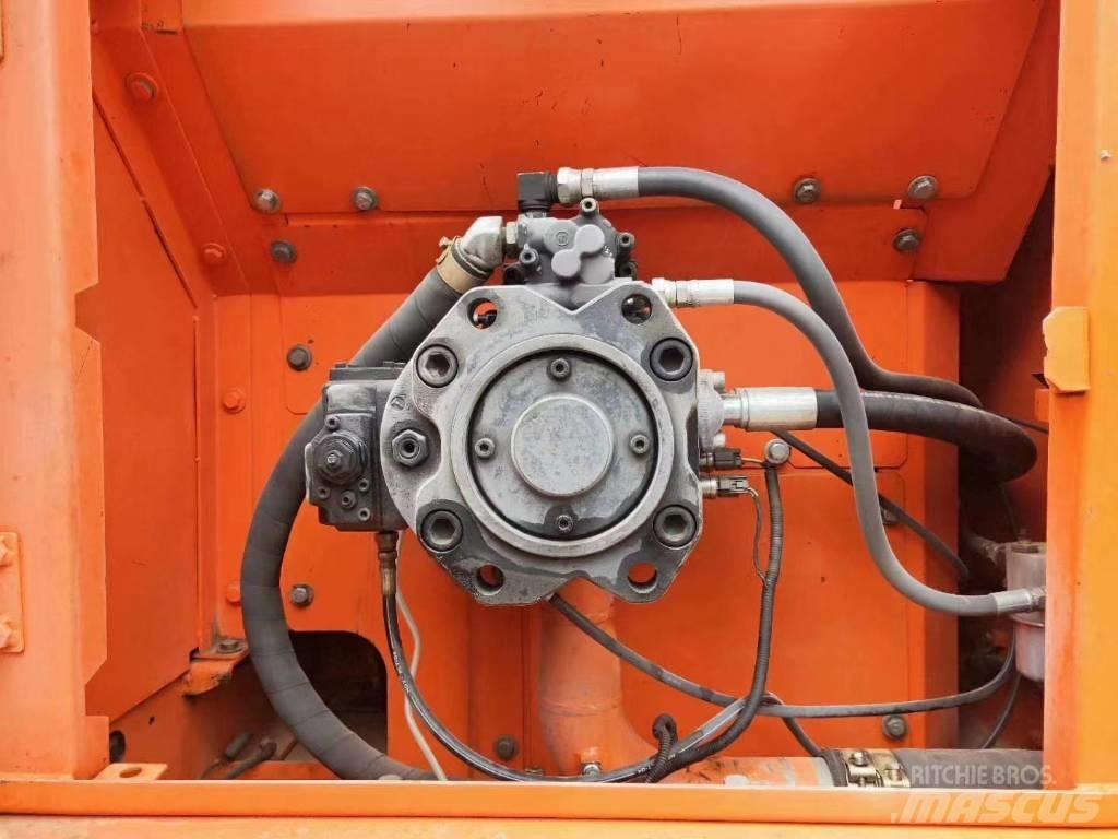 Doosan DX 300 LC Гусеничные экскаваторы