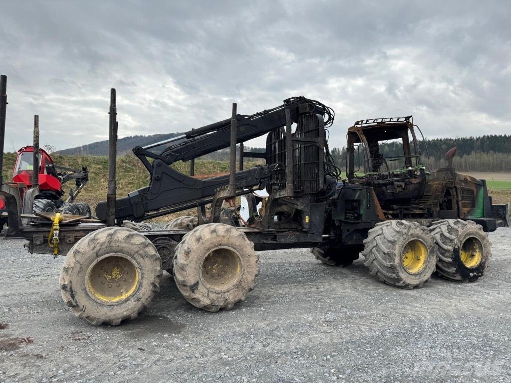 John Deere 1110 E Форвардеры