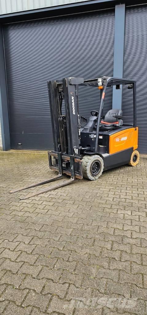 Doosan B 25 X-7 Электропогрузчики