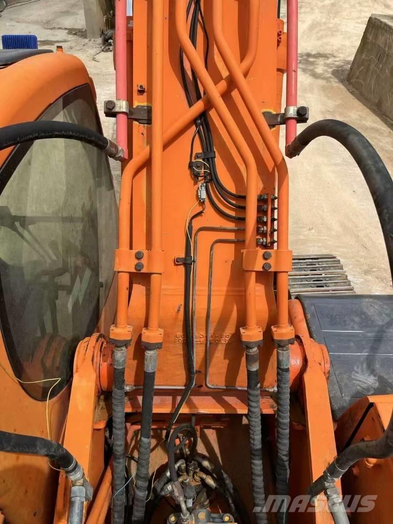 Doosan DX300LC Гусеничные экскаваторы