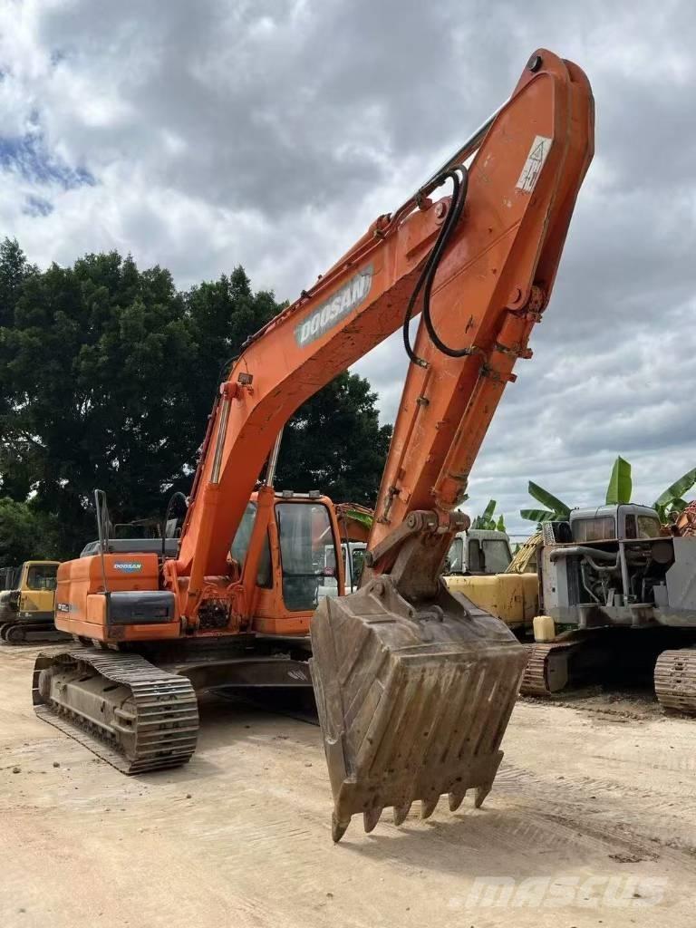 Doosan DX300LC Гусеничные экскаваторы