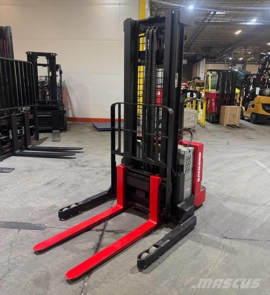 Raymond RSS40 Самоходные электроштабелёры