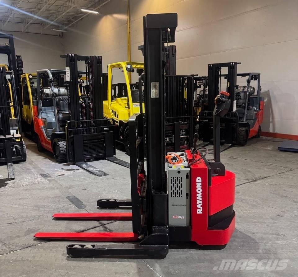 Raymond RSS40 Самоходные электроштабелёры